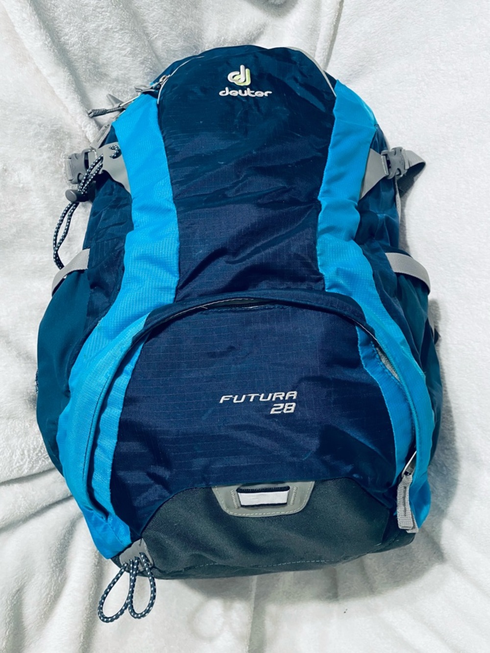 Deuter Futura 28L Hiking Backpack - Navy & Blue